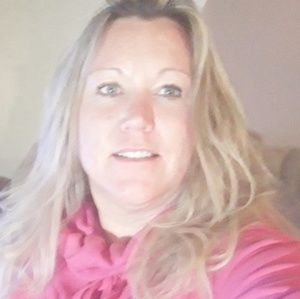 Meet your Posher, Leeann